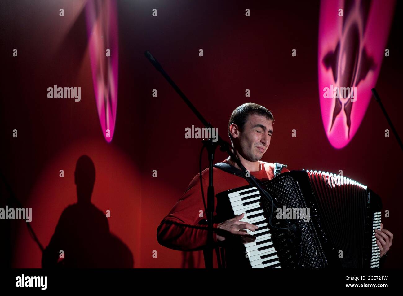 Accordion accordionist hi-res stock photography and images - Page 12 - Alamy