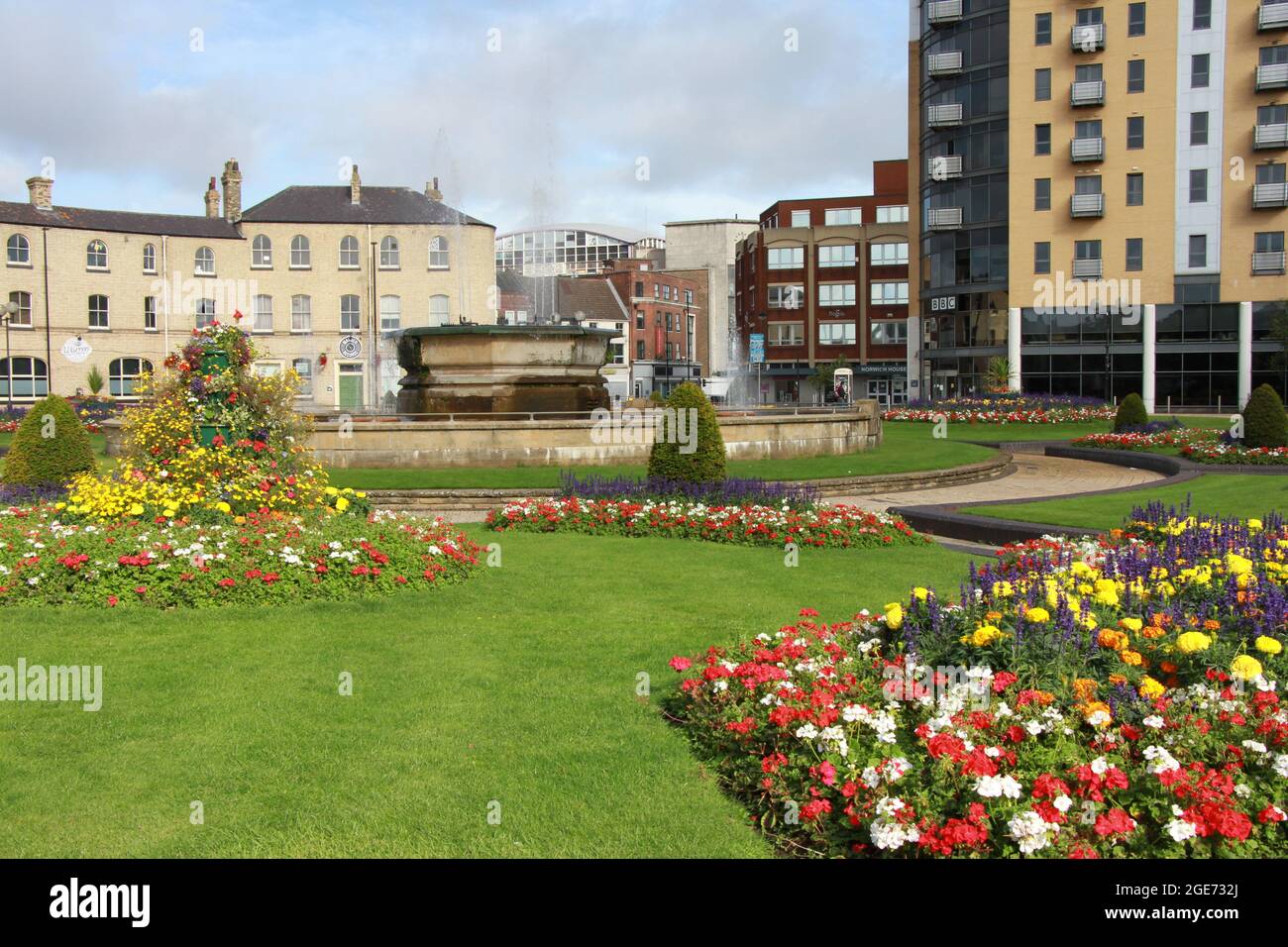 Formal gardens at Queens Gardens, Hull city centre Stock Photo Alamy