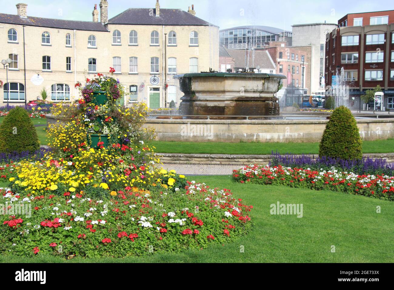 Formal gardens at Queens Gardens, Hull city centre Stock Photo Alamy