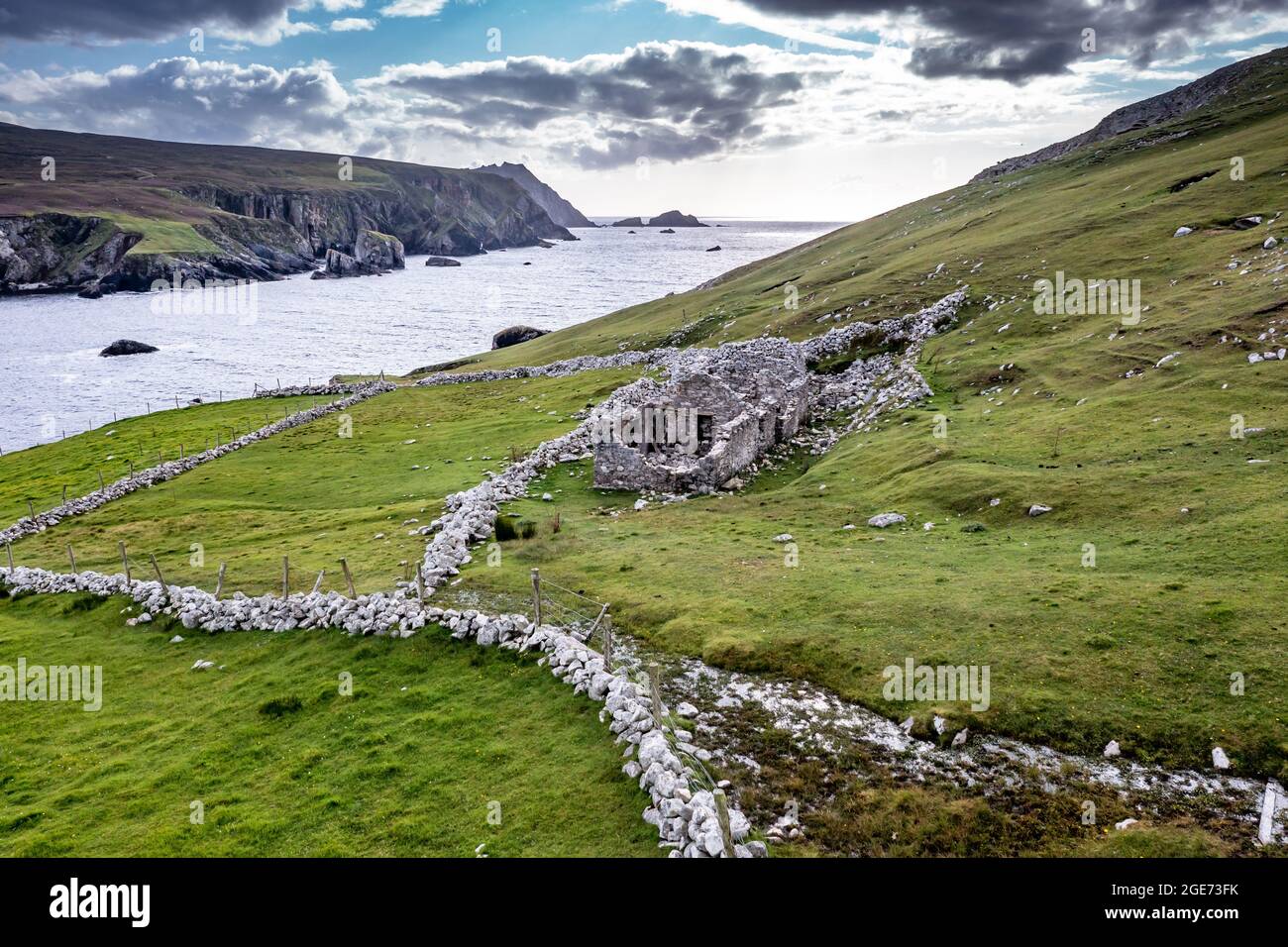 Abandoned village at An Port between Ardara and Glencolumbkille in County  Donegal - Ireland Stock Photo - Alamy