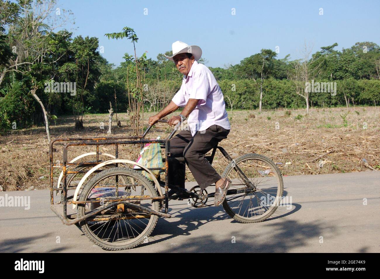 Three wheeled bike hi-res stock photography and images - Alamy