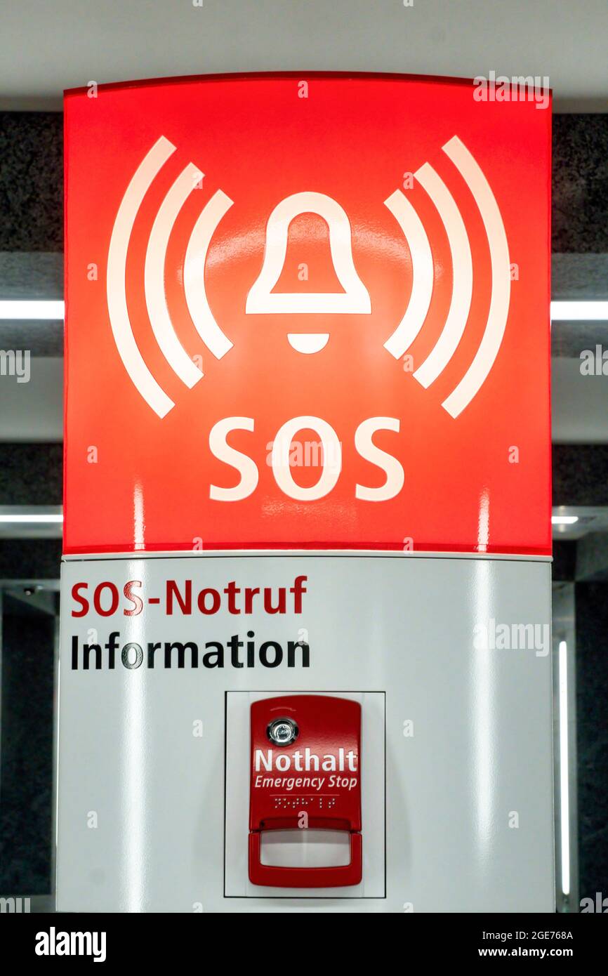 SOS Notruf im neuen U- Bahnhof Museumsinsel der Linie U5, Berlin, Deutschland, Europa Stock Photo