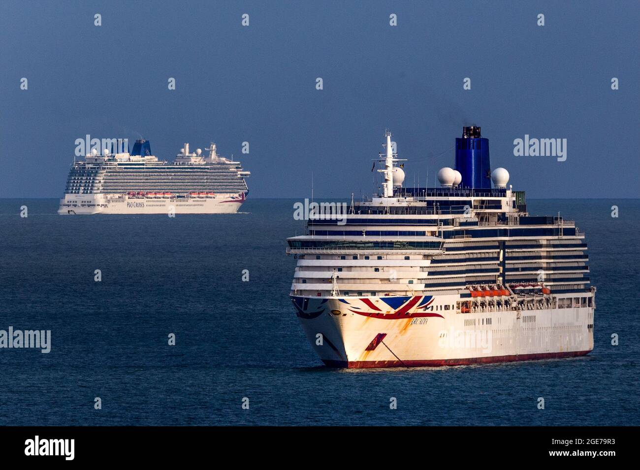 Page 2 P O Cruises Holiday High Resolution Stock Photography And Images Alamy