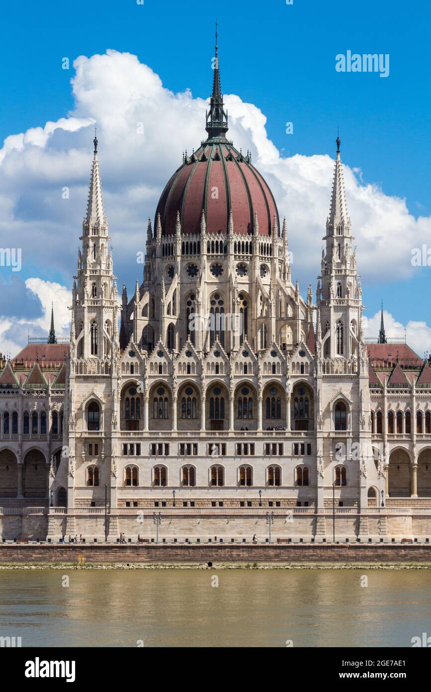 Dome of Hungarian Parliament with Danube river, exactly symmetric centred panoramic view. Budapest, Hungary Stock Photo