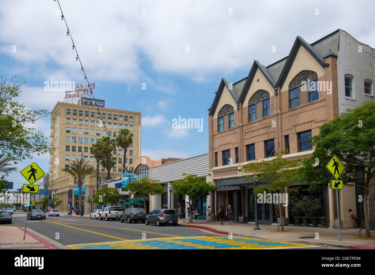 Long Beach Farmers and Merchants Bank Tower at Pine Avenue and 3rd ...