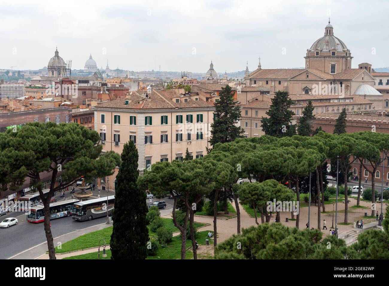 Dome of the church of the gesu in rome hi-res stock photography and ...