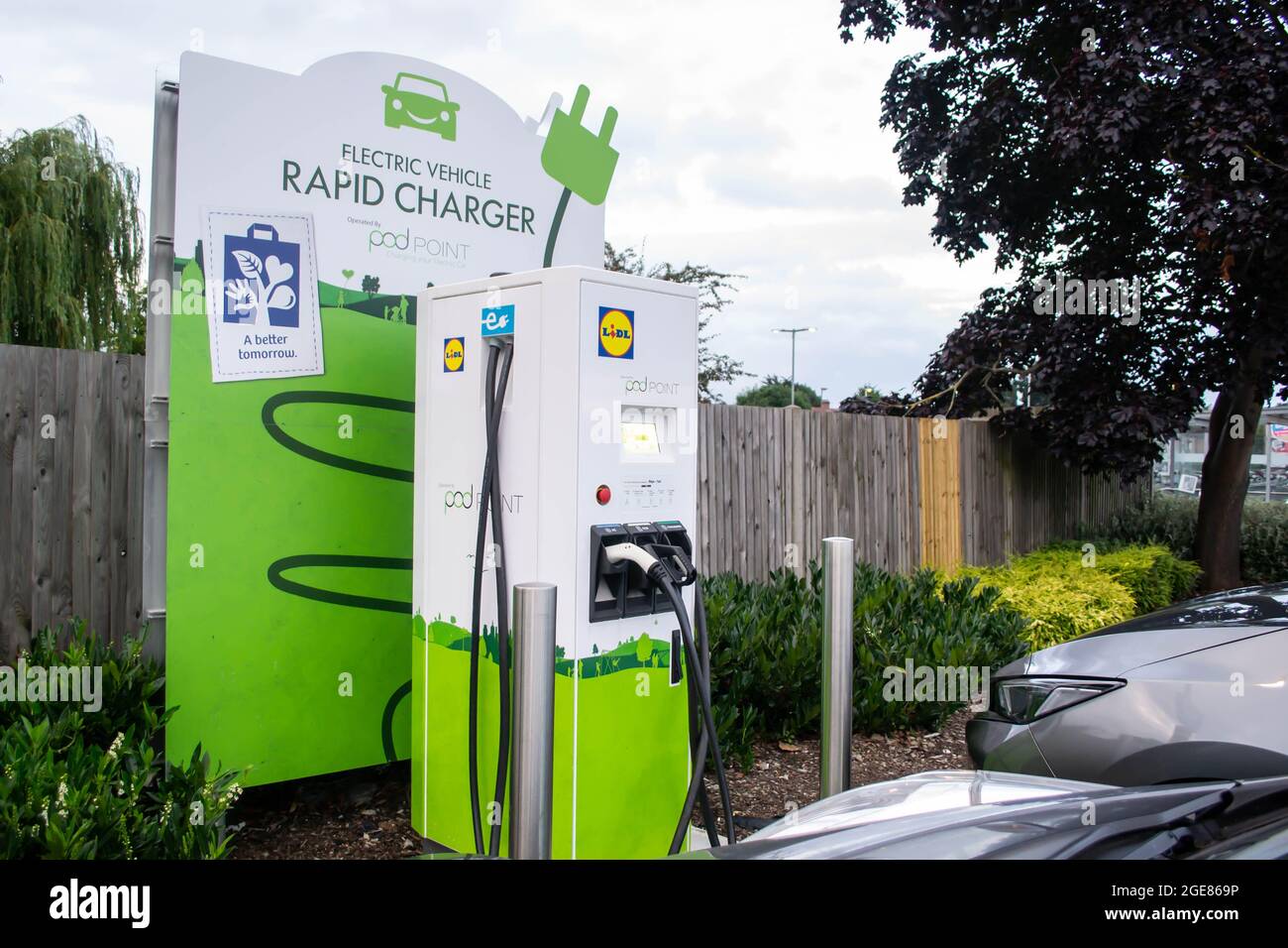 HAYES, LONDON, ENGLAND - 13 August 2021: Pod Point electric car charger in  a Lidl car park in Hayes Stock Photo - Alamy