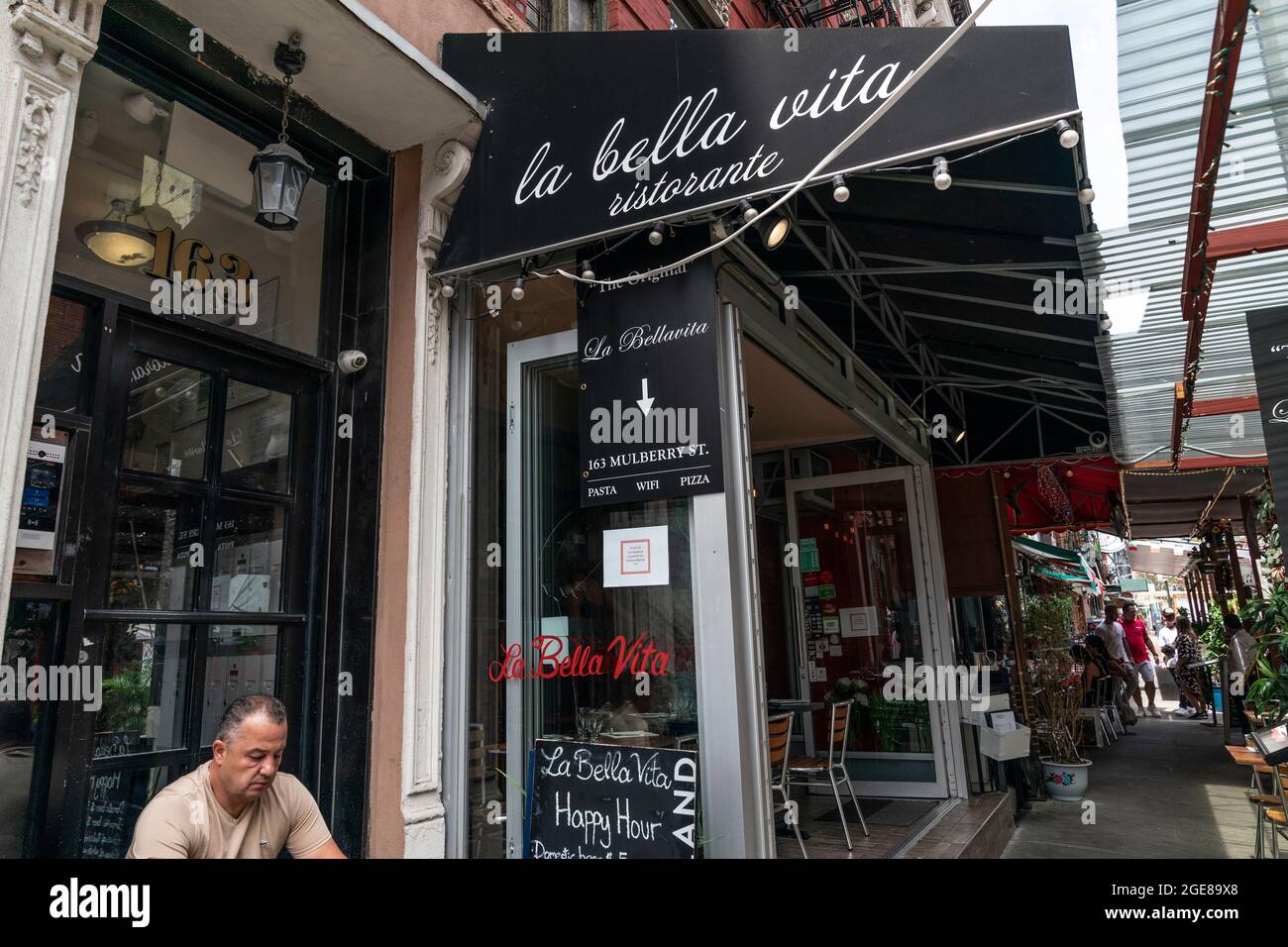 New York, NY - August 17, 2021: View of La Bella Vita restaurant on 1st day of vaccine mandate for indoor dining on order by mayor of the city Stock Photo