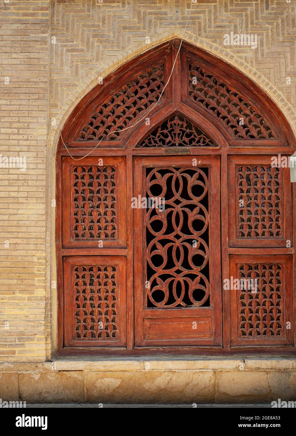 Intricate islamic wood crafted door design, Islamic design carved ...