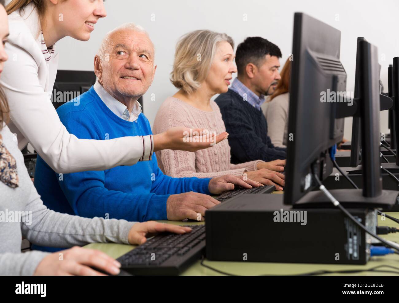 Senior user hi-res stock photography and images - Alamy