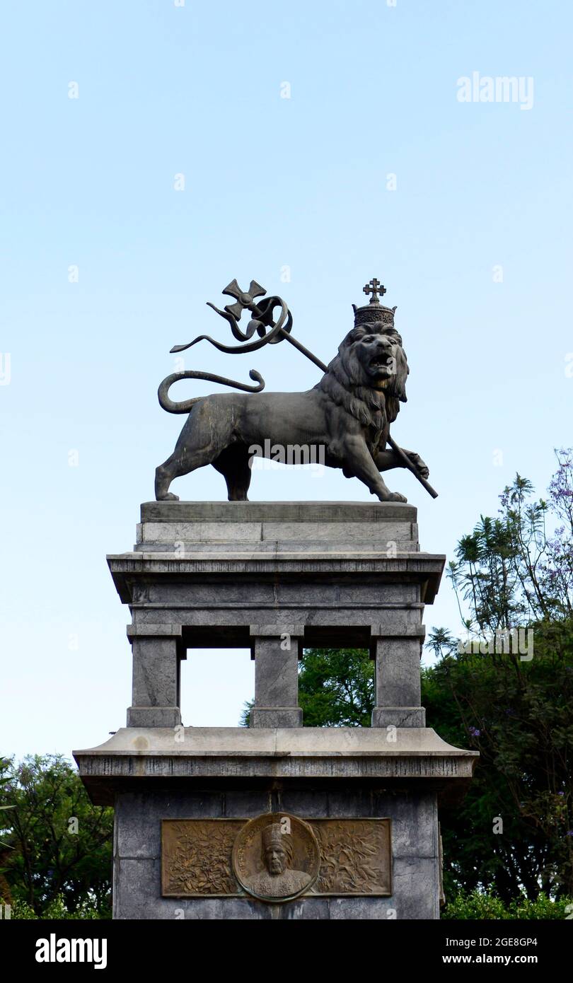 英10” Disciples (2) Prowling Lion / Return To Addis Ababa TOP001 Topatop /00200 Lion of judah addis ababa hi-res stock photography and