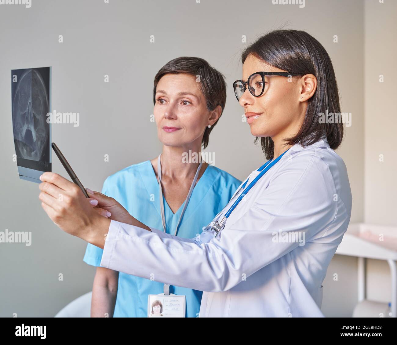 Diverse professional women hi-res stock photography and images - Alamy