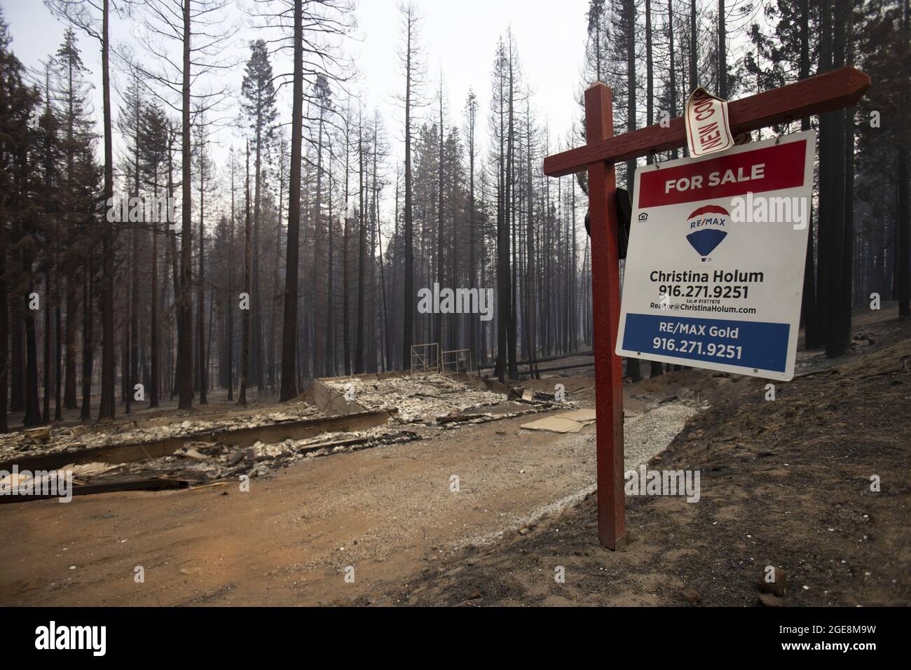Grizzly Flats, United States. 18th Aug, 2021. A burned down house is