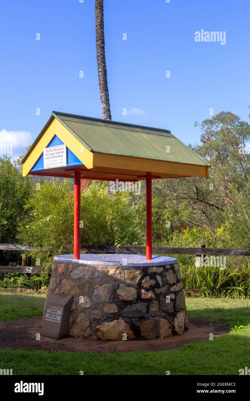Wishing well at Tinaroo Falls Dam Stock Photo