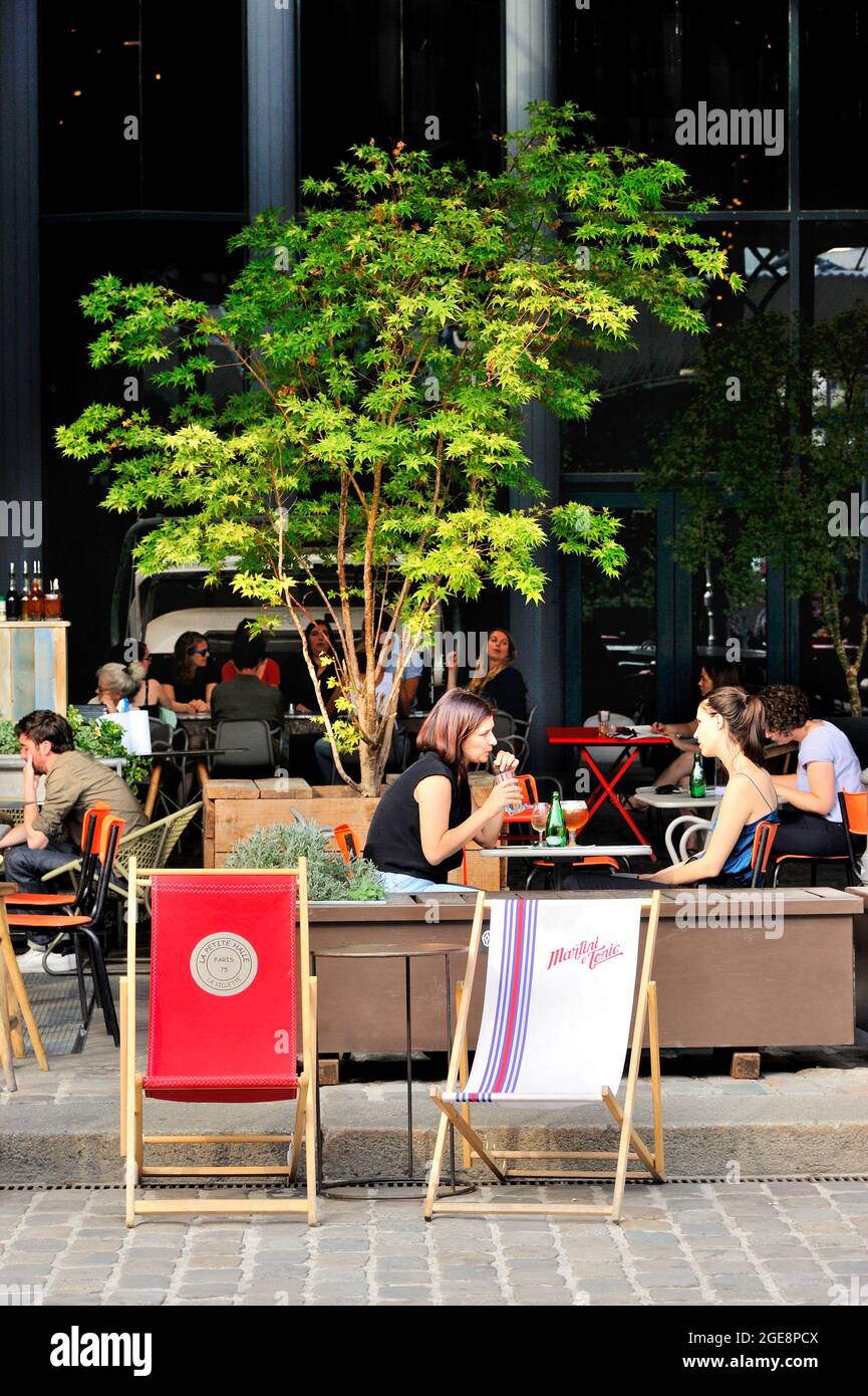 Cafe halle hi-res stock photography and images - Alamy