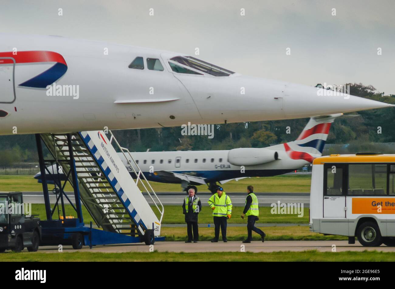 Final flight of Concorde from Manchester Airport October 2003 Stock Photo