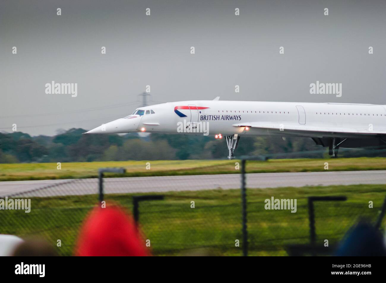 Final flight of Concorde from Manchester Airport October 2003 Stock Photo