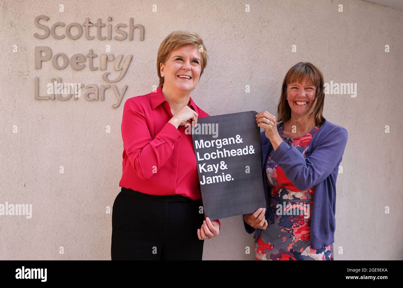 First Minister Nicola Sturgeon with Kathleen Jamie after she was announced the new Makar (National Poet for Scotland) at the Scottish Poetry Library in Edinburgh. Picture date: Wednesday August 18, 2021. Stock Photo