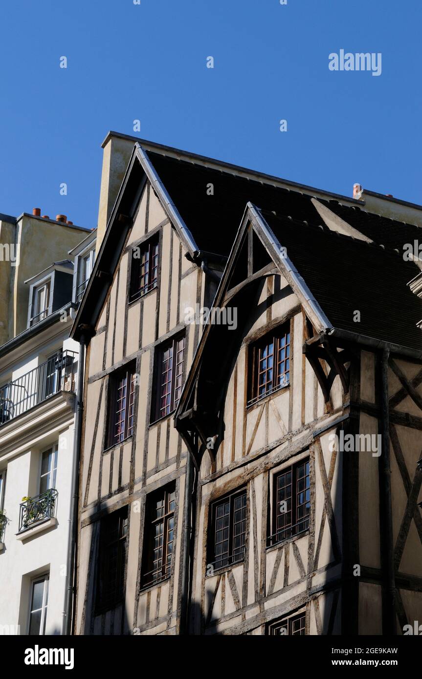 FRANCE, PARIS (75) 4 TH ARRONDISSEMENT, SAINT PAUL AND SAINT GERVAIS DISTRICT, HALF-TIMBERED HOUSES OF THE RUE FRANCOIS MIRON Stock Photo