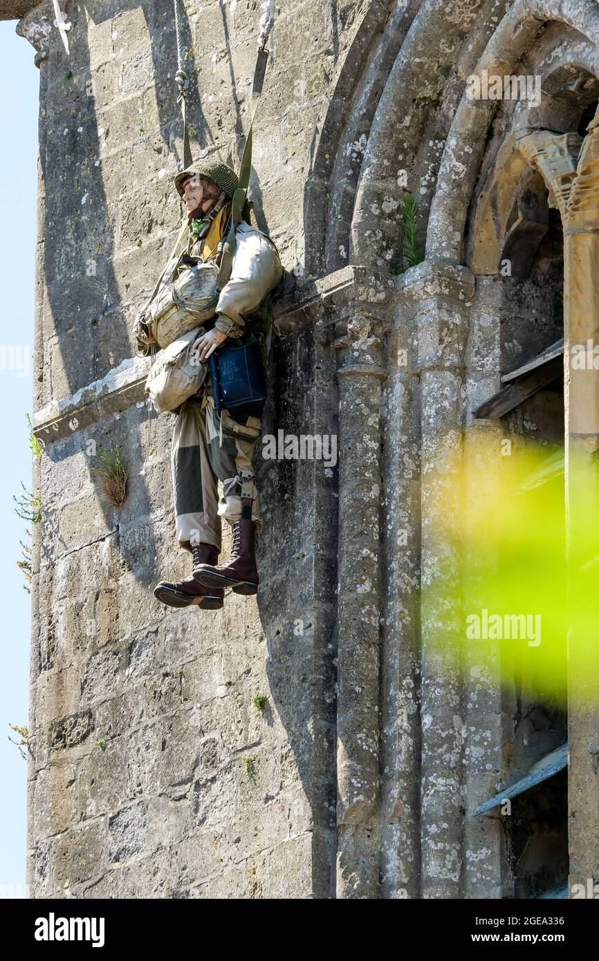 Homage to the american WWII paratroopers, SainteMere Eglise, Manche