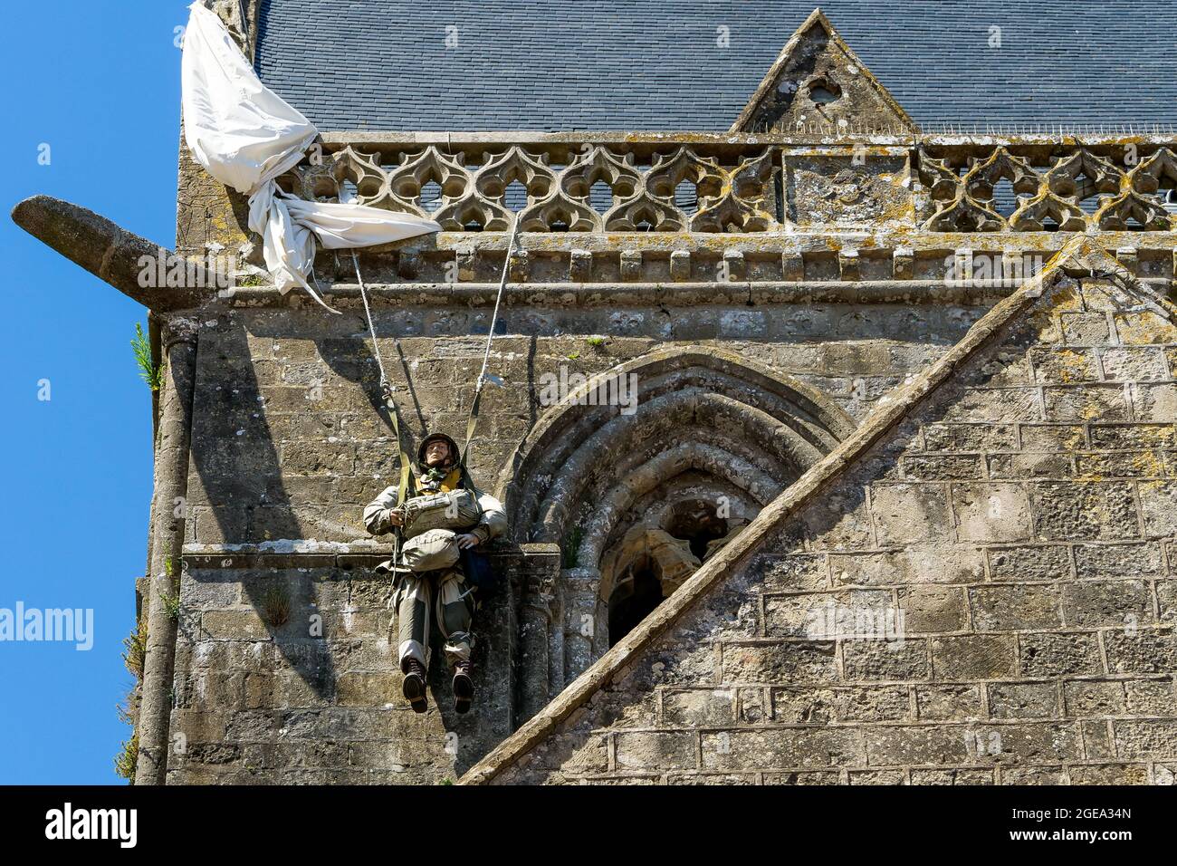 Homage to the american WWII paratroopers, SainteMere Eglise, Manche