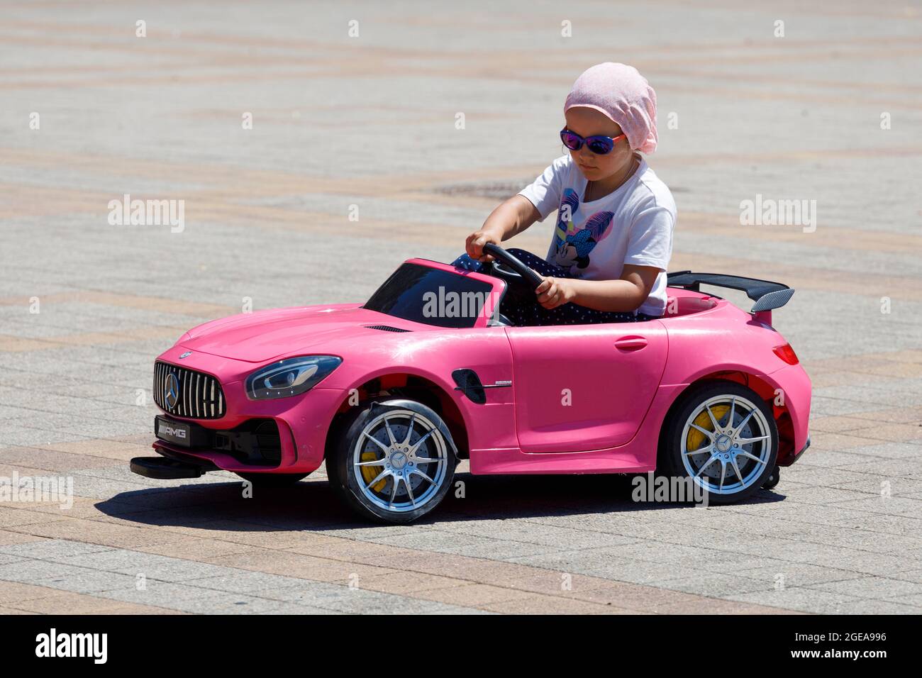 Little girl electric best sale cars
