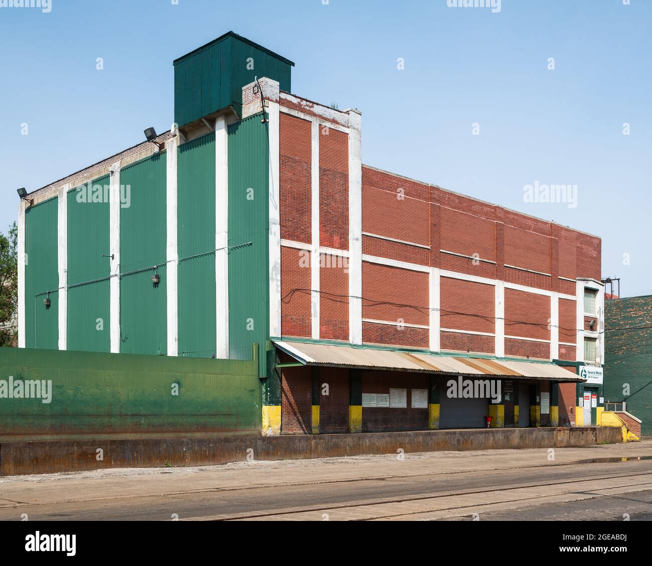 Industrial building along the Chicago river in the Lincoln Park