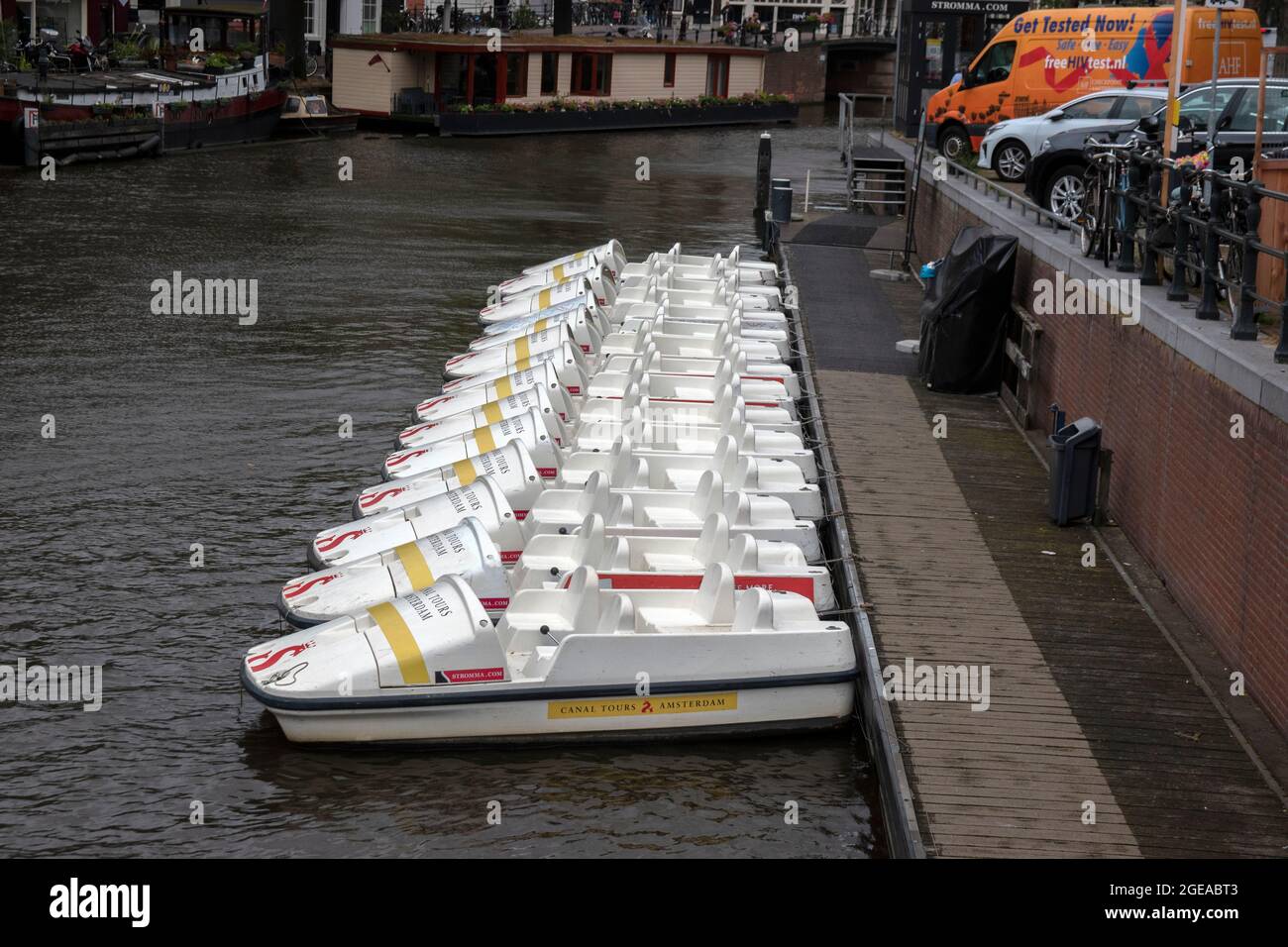Pedalo Boats High Resolution Stock Photography and Images Alamy