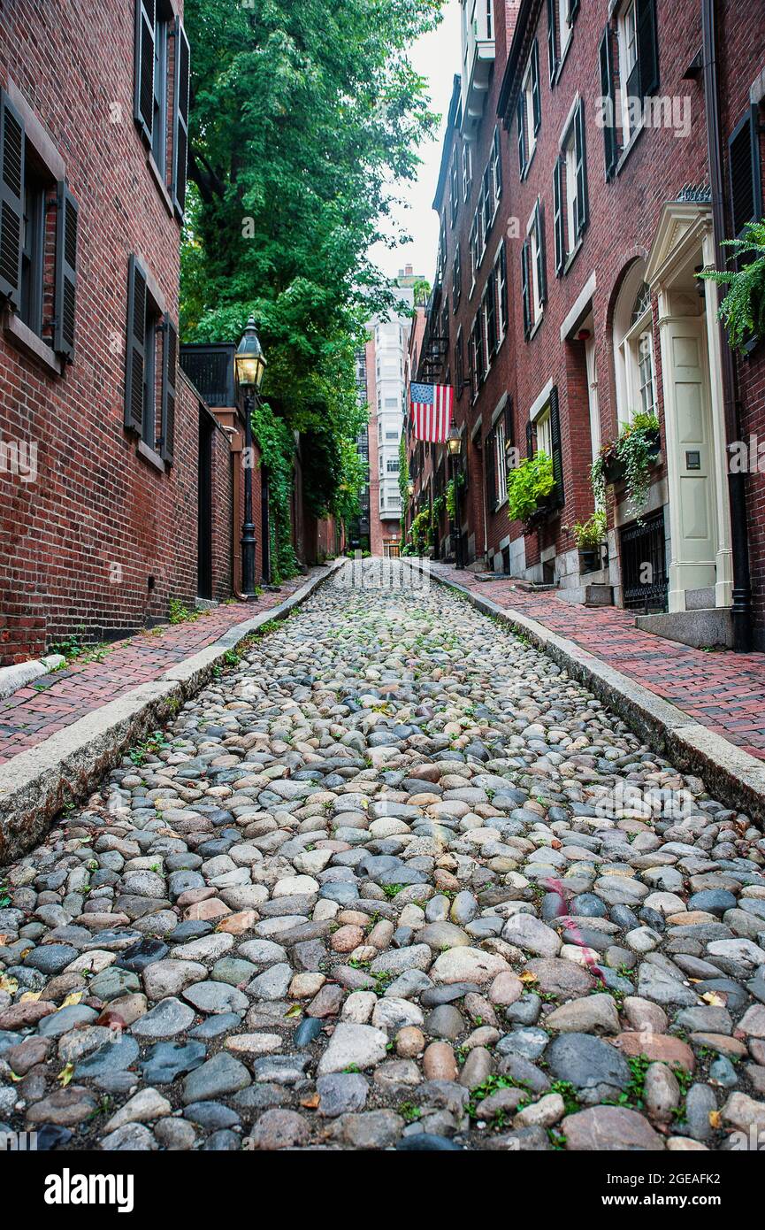 Acorn Street Com Paralelepípedos Casas Fileira Históricas Beacon Hill  Centro fotos, imagens de © jiawangkun #482946346