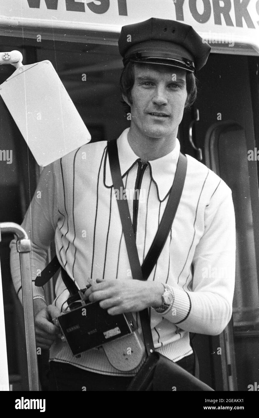 Leeds Utd’ she Paul Madeley as bus conductor Stock Photo