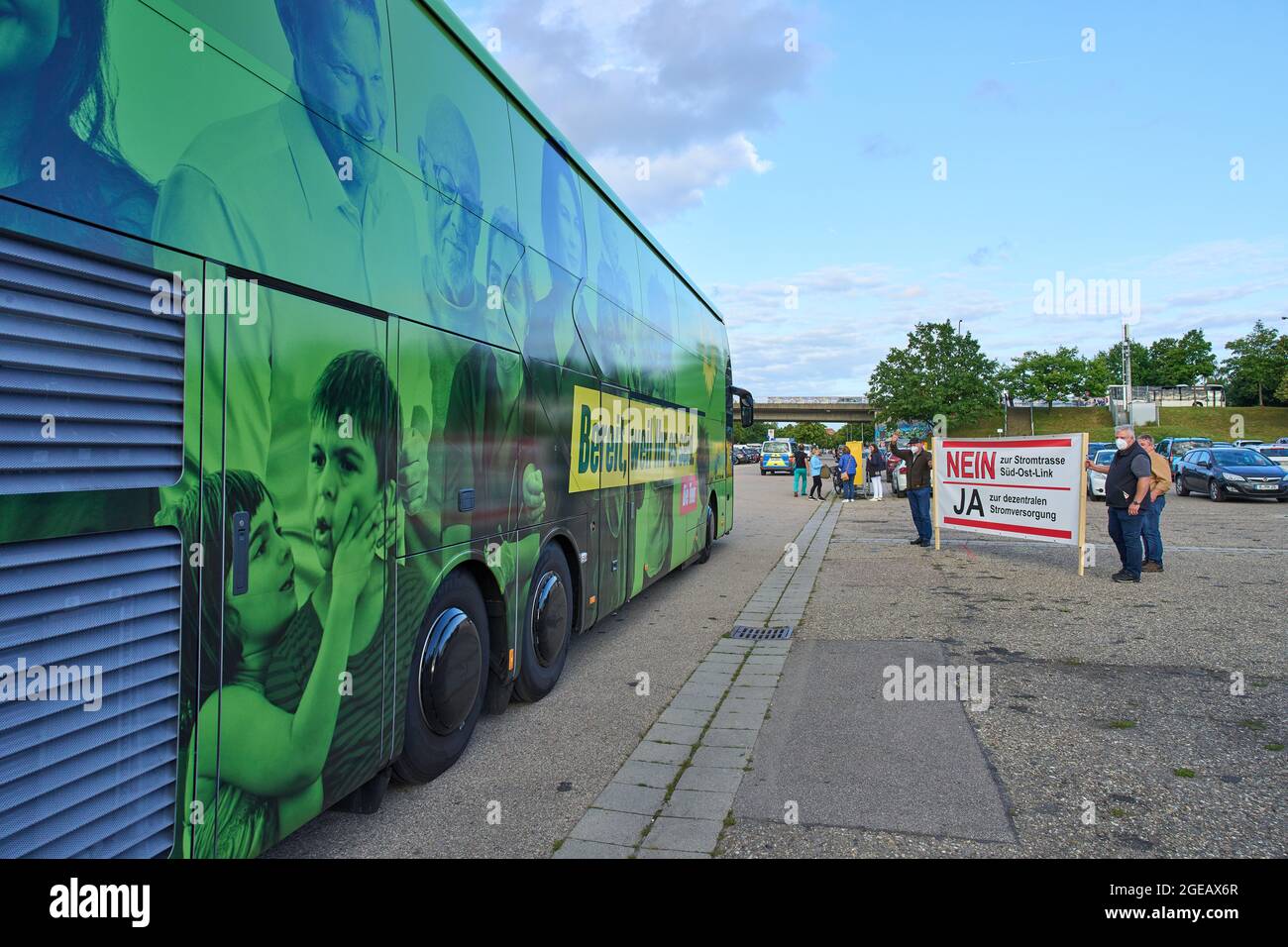 The bus of chancellor candidate and federal chairwoman of Bündnis 90 / Die Grünen  Annalena Baerbock at an election event of the parliamentary group on August 18, 2021 in Regensburg, Germany. © Peter Schatz / Alamy Live News Stock Photo