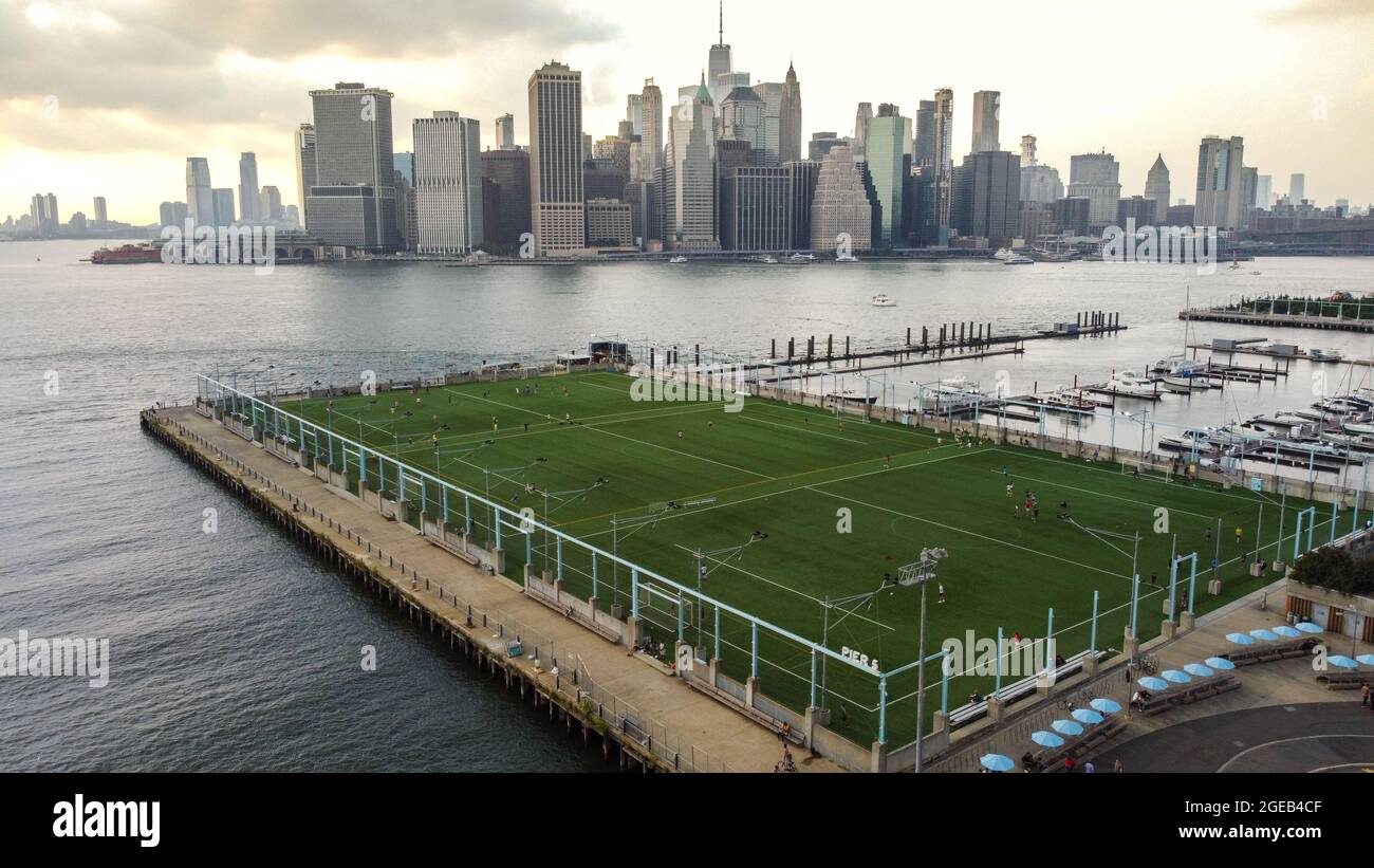 Soccer field, Brooklyn Bridge Park Pier 5, Brooklyn, NY, USA Stock Photo