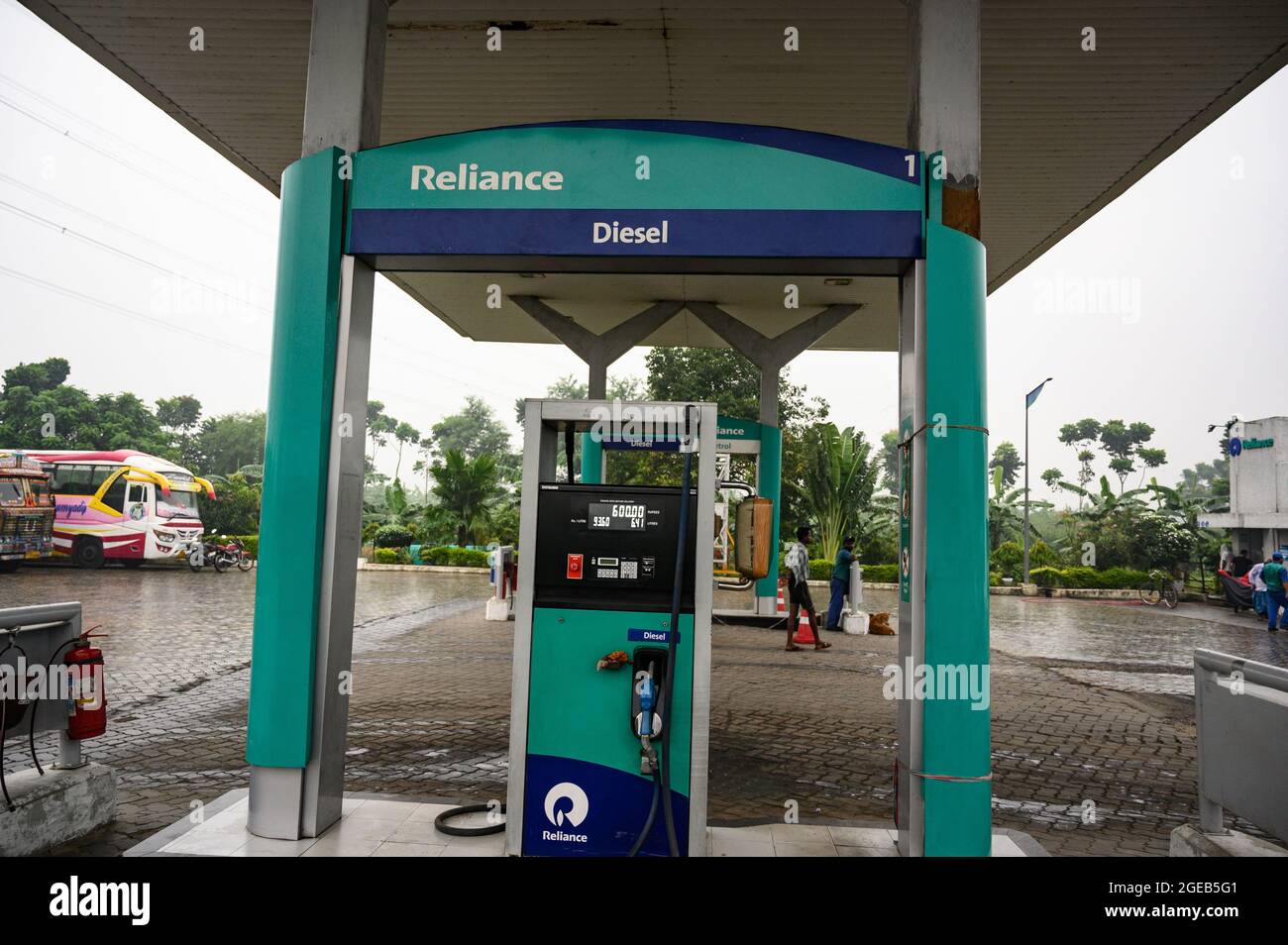 Reliance BP Mobility Ltd, the fuel marketing joint venture of India's largest and most profitable private sector company Reliance Industries Ltd (RIL) and UK's energy major BP Plc, is planning to open retail outlets including convenience stores and food joints at a number of its fuel stations, mainly along the highways. Birohi, West Bengal; India. Stock Photo