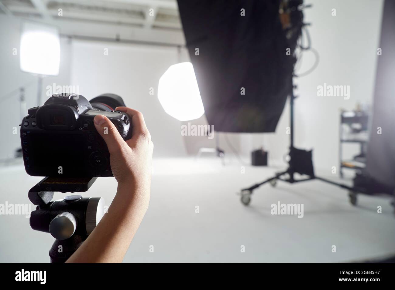 Photographic studio setting hi-res stock photography and images - Alamy