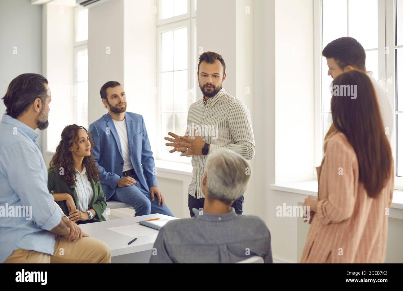 Male speaker diverse audience hi-res stock photography and images - Alamy