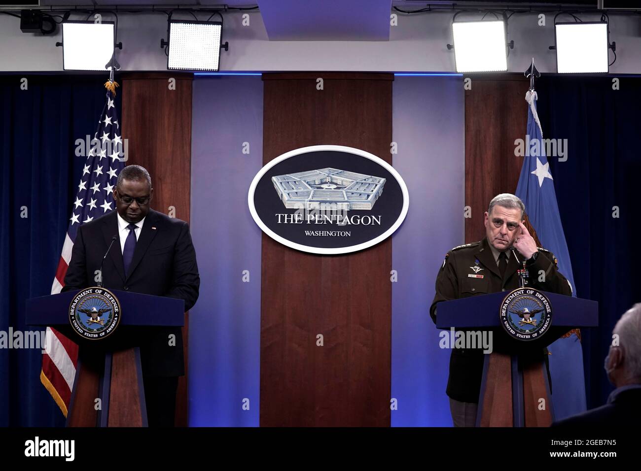 U.S. Defense Secretary Lloyd Austin (L) and Joint Chiefs of Staff Chairman Army General Mark Milley hold a news briefing at Pentagon in Arlington, Virginia, U.S., August 18, 2021. REUTERS/Yuri Gripas Stock Photo