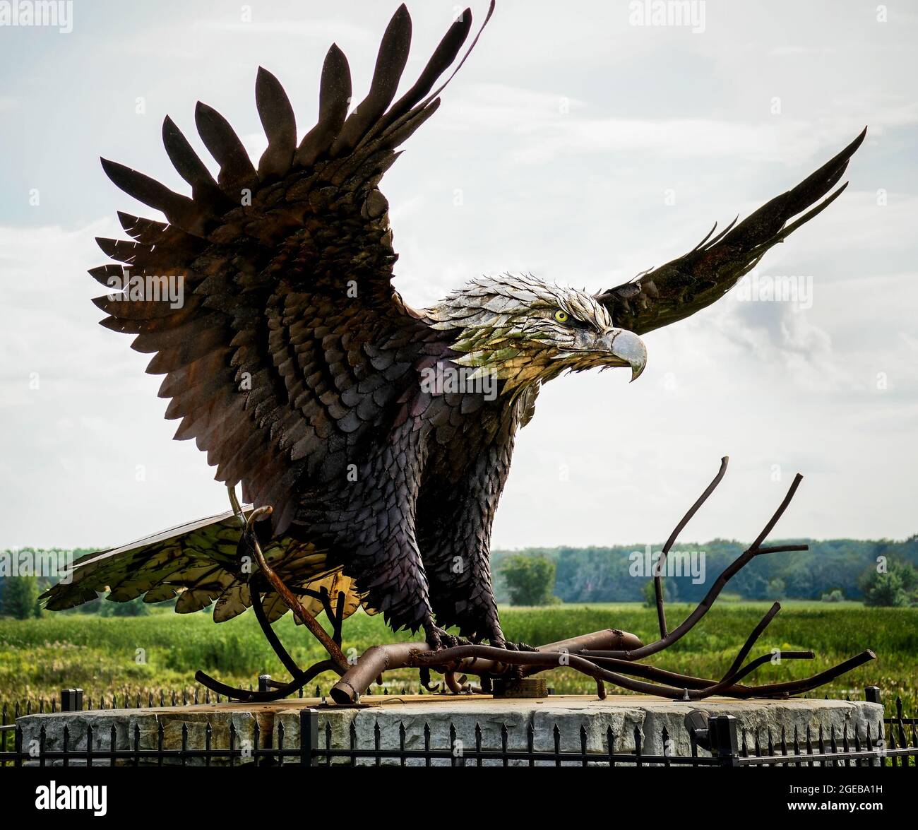 Montezuma refuge eagle sculpture hires stock photography and images