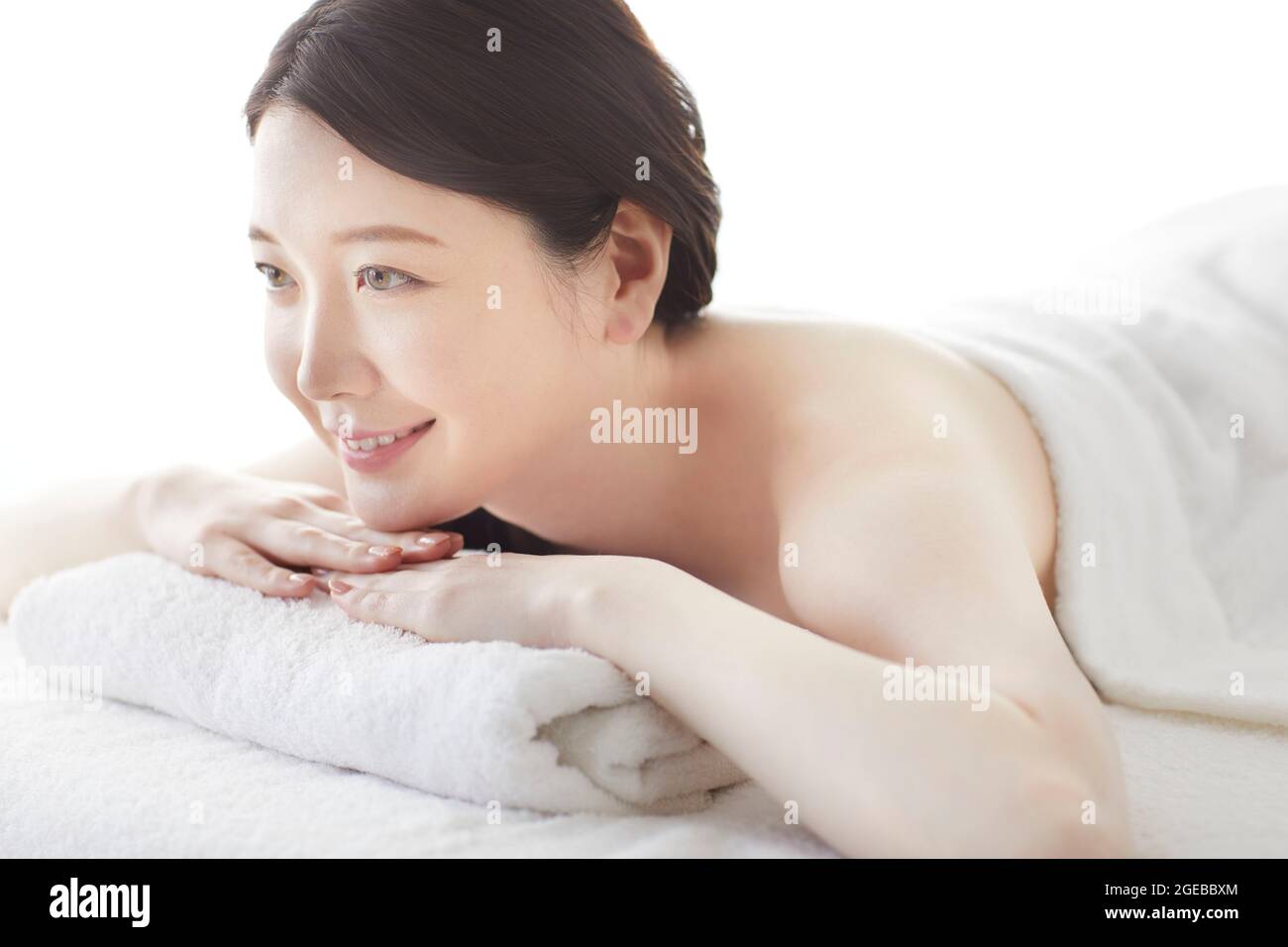 Japanese woman relaxing at a spa Stock Photo - Alamy
