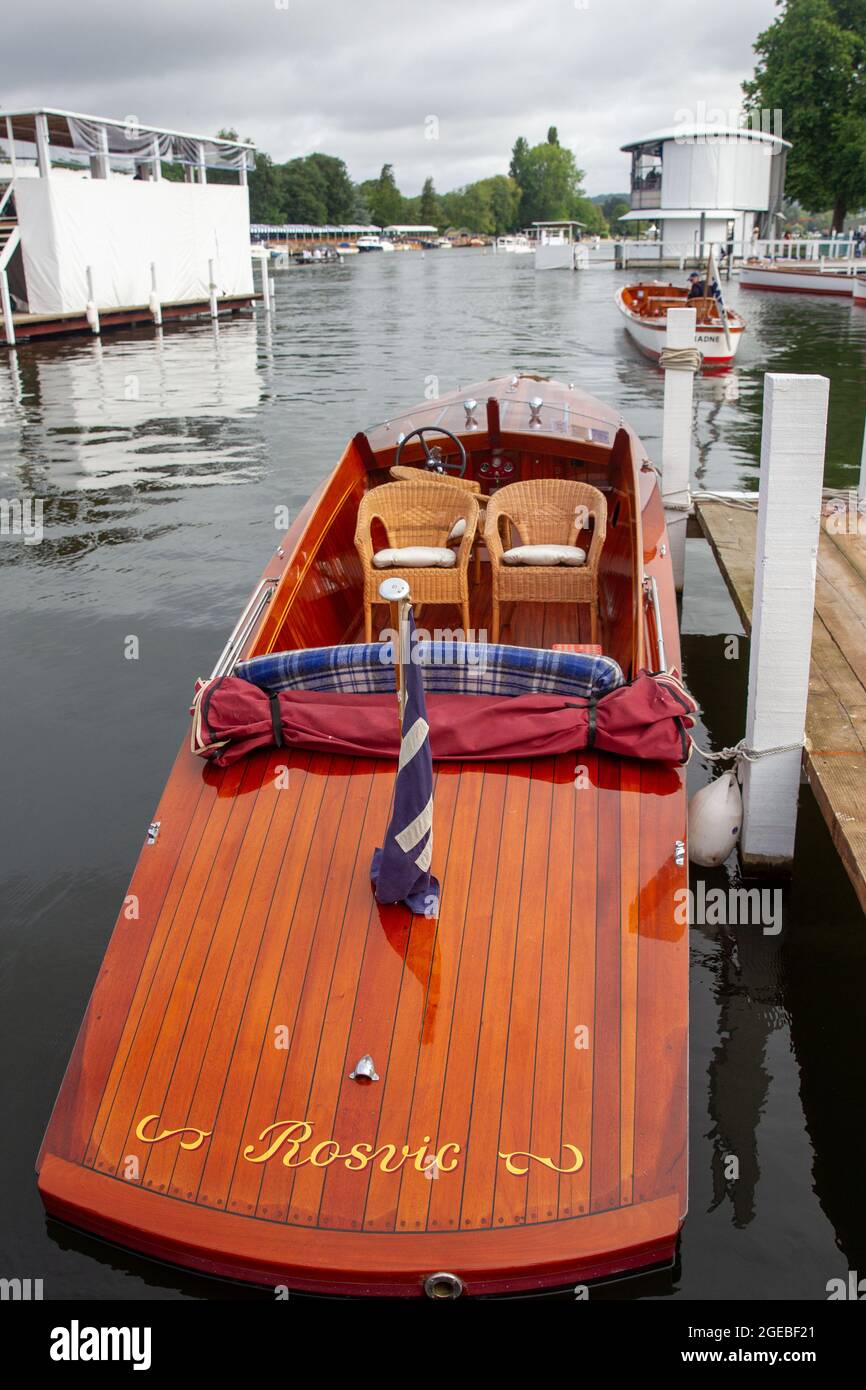 Henley-upon-Thames, Oxfordshire, UK. Henley Royal Regatta, Covid adapted races with traditional  heats leading to the grand Sunday final in August Stock Photo