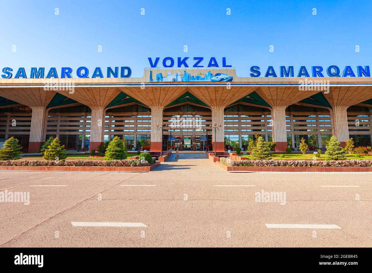 Samarkand, Uzbekistan - April 16, 2021: Samarqand Vokzal building is the main passenger railway station in Samarkand city, Uzbekistan Stock Photo