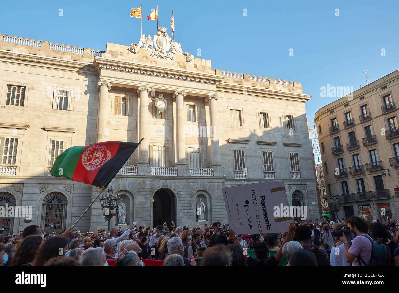 Concentration in the Sant Jaume square in Barcelona in solidarity with the girls and women of Afghanistan and in defense of their rights. Barcelona, w Stock Photo