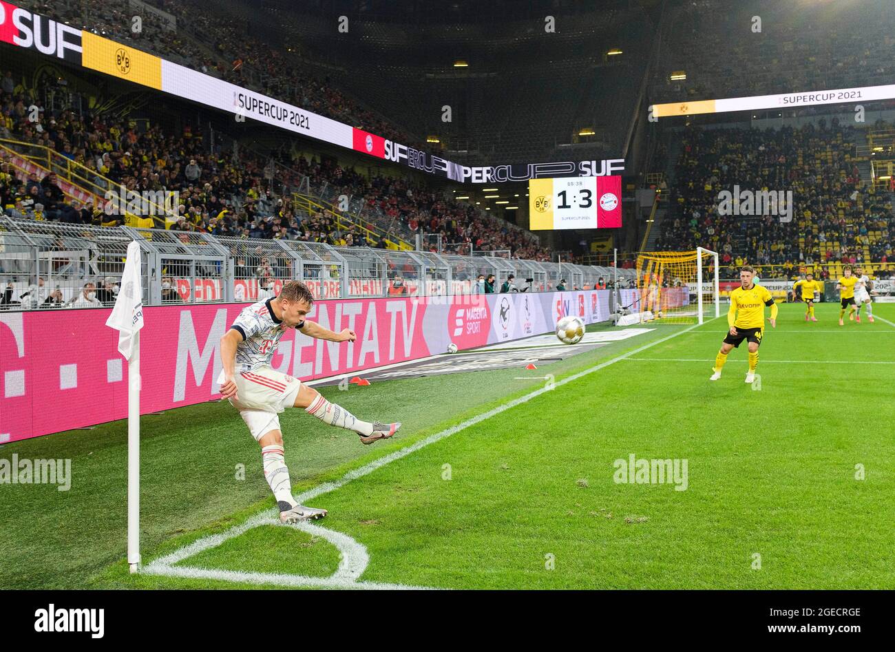 Dortmund, Deutschland. 17th Aug, 2021. Corner kick Joshua KIMMICH (M) in Signal-Iduna-Park, Action, Soccer Supercup Final, Borussia Dortmund (DO) - FC Bayern Munich (M) 1: 3, on 08/17/2021 in Dortmund/Germany. #DFL regulations prohibit any use of photographs as image sequences and/or quasi-video # Â Credit: dpa/Alamy Live News Stock Photo