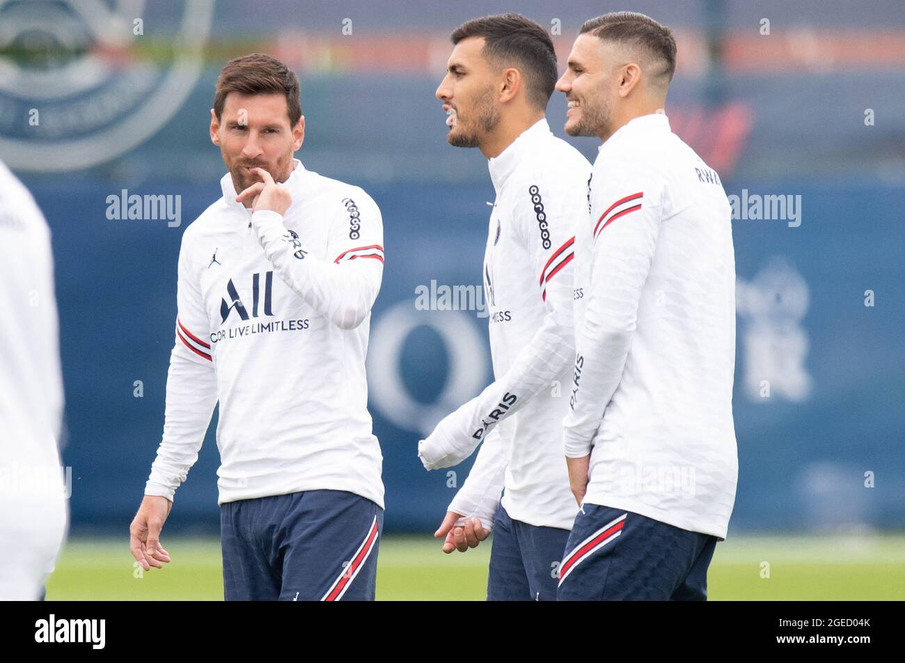 Paris SaintGermain's Argentinian forwards Lionel Messi and Leandro