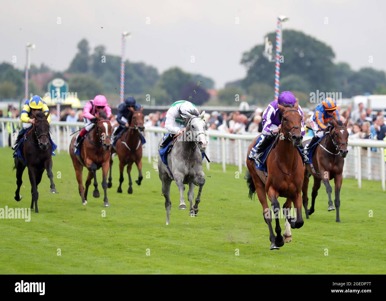 SNOWFALL WINS THE DARLEY YORKSHIRE OAKS, RIDDEN BY RYAN MOORE, 2021 Stock Photo