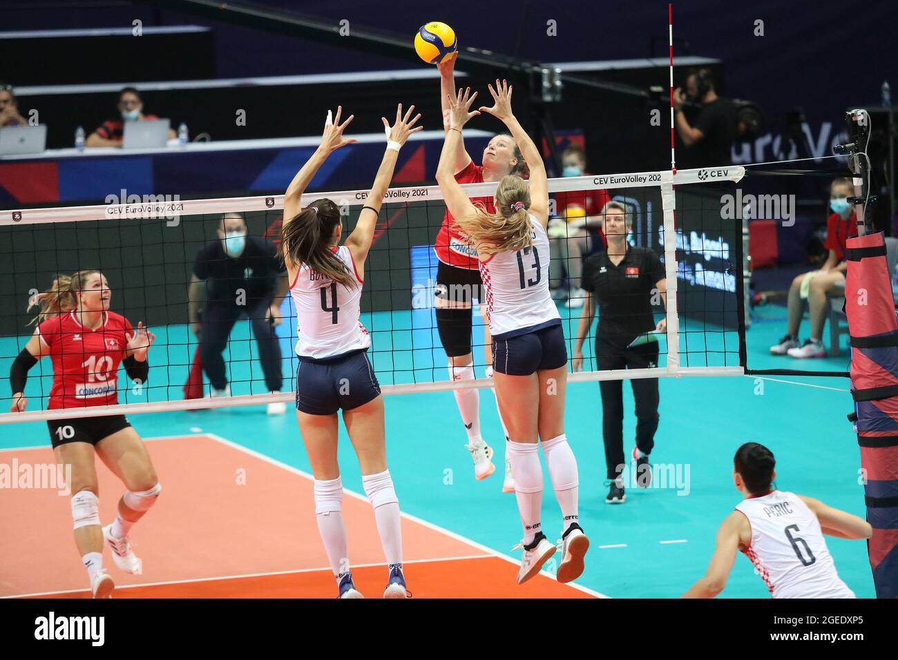 Zadar, Croatia . 14th Nov, 2020. Laura Kuenzler (14 Switzerland) in