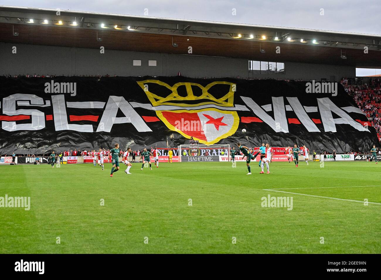 Czech Soccer - Sparta Prague v Slavia Prague. The Sparta Prague wall  defends a Slavia Prague free kick Stock Photo - Alamy