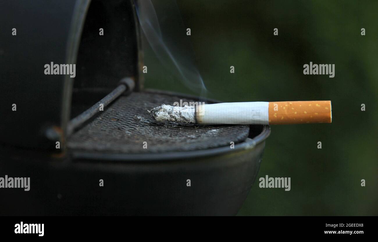 diy fake cigarette How to Make a Fake Cigarette: 2 DIY Prop Designs diy fake cigarette How to Make a Fake Cigarette: 2 DIY Prop Designs