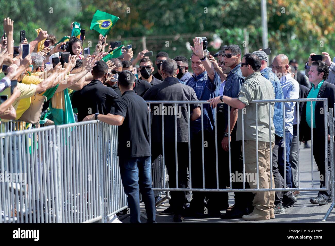 Cuiaba Brazil August 19 21 Groups Of Supporters And Protesters Against President Jair Bolsonaro No Party Met At The Entrance Of The Hotel Fazenda Mato Grosso In Cuiaba Mt This Thursday Morning