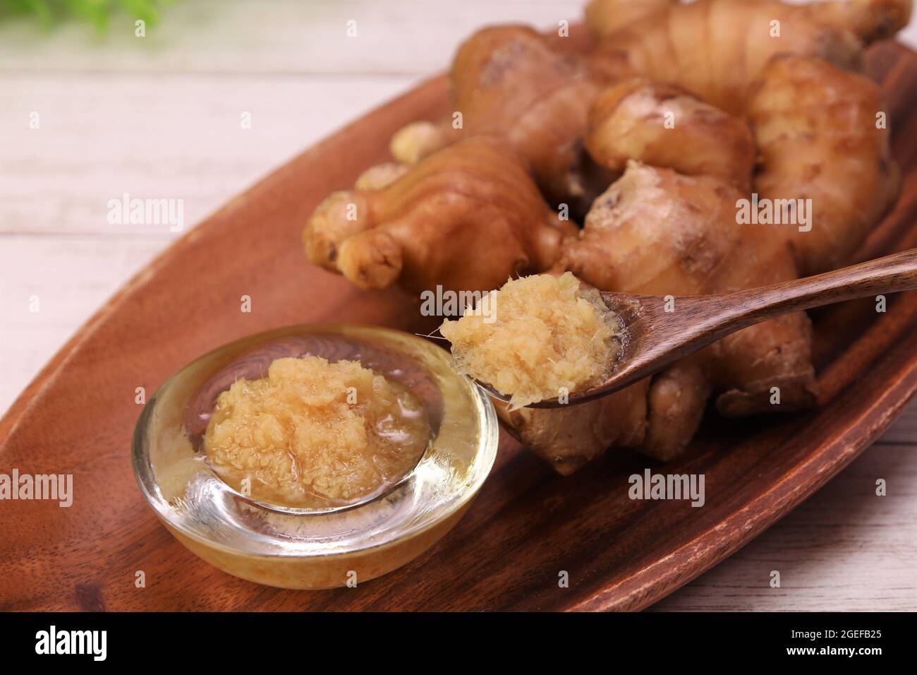 Grated Ginger and Matured Ginger Stock Photo Alamy
