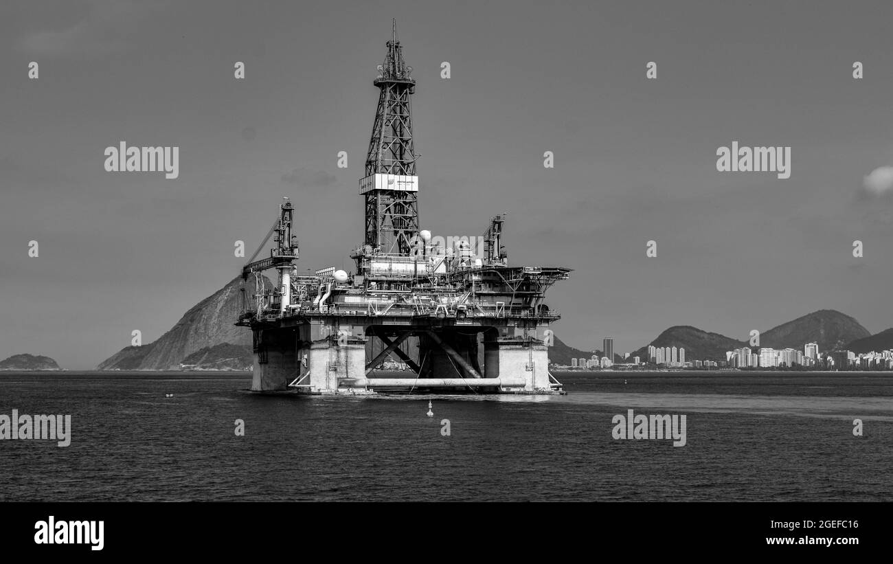 Oil exploration platform anchored in Guanabara Bay, Rio de Janeiro, Brazil Stock Photo